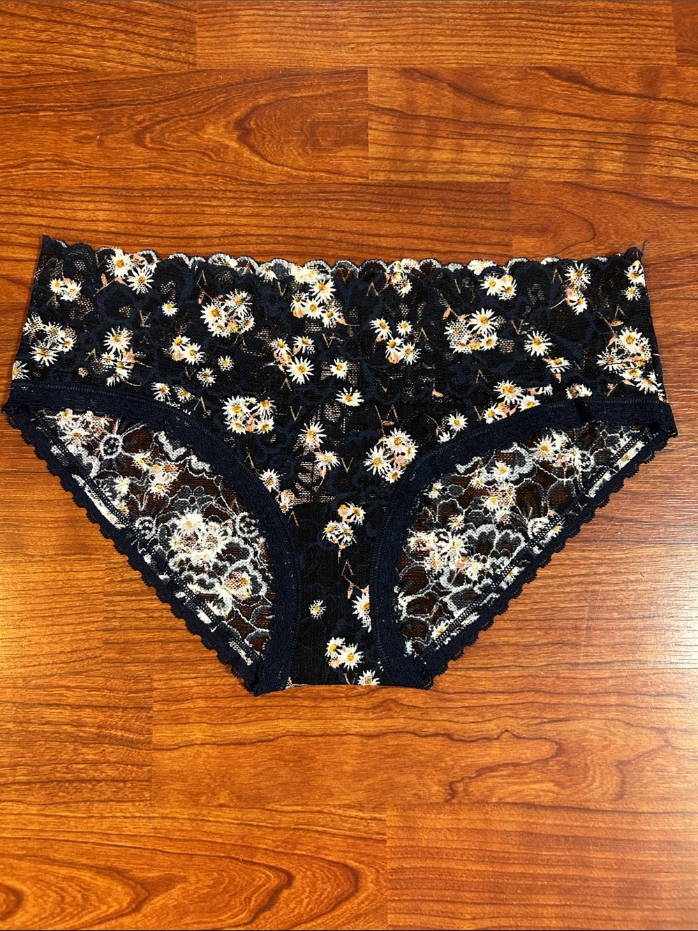 Victoria's Secret Lace Hiphugger Hipster Panty Small